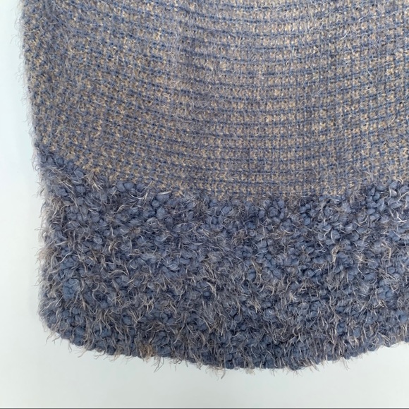 Simply Noelle Poncho - Picture 3 of 9